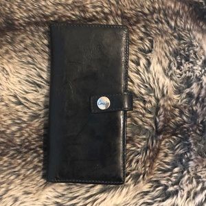 Black coach checkbook